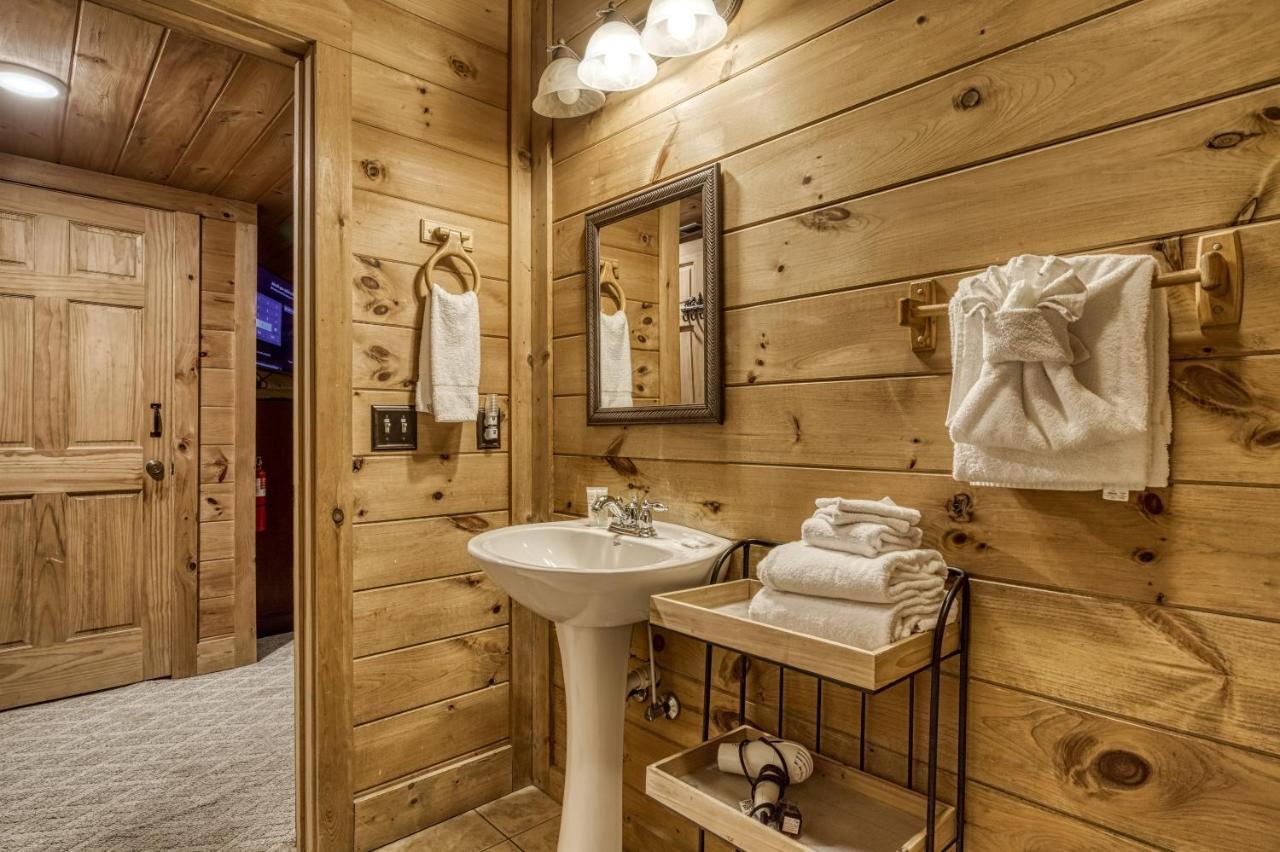 Bridgewood Cabin, Hot Tub, 1089 Of Free Attraction Tickets For Each Paid Day, Dollywood And More! Pigeon Forge Dış mekan fotoğraf
