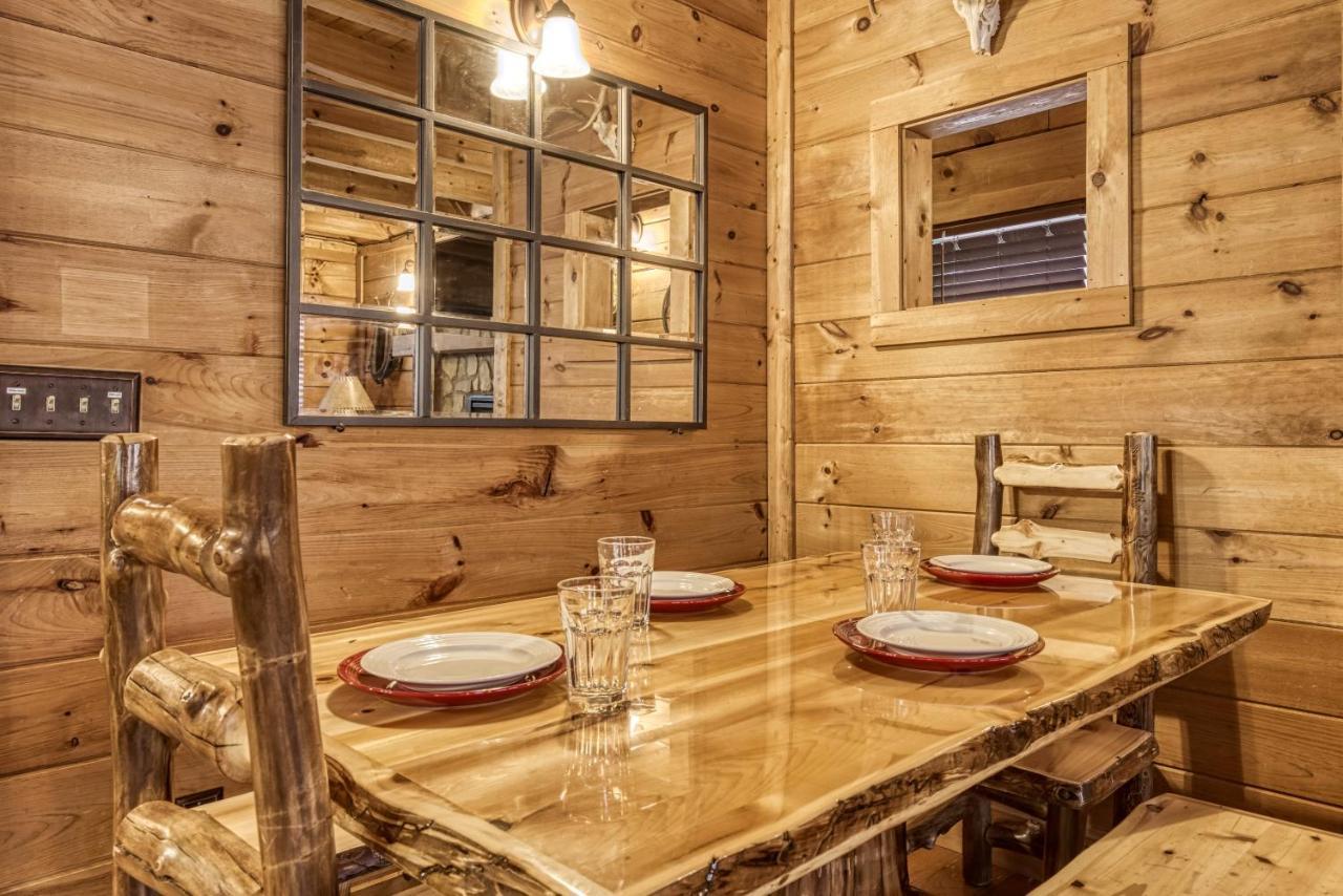 Bridgewood Cabin, Hot Tub, 1089 Of Free Attraction Tickets For Each Paid Day, Dollywood And More! Pigeon Forge Dış mekan fotoğraf